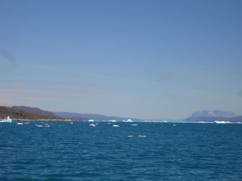 Bredefjorden, stille og med meget is