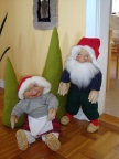 2 nisser er flyttet til Annette og Finn med 2 juletræer